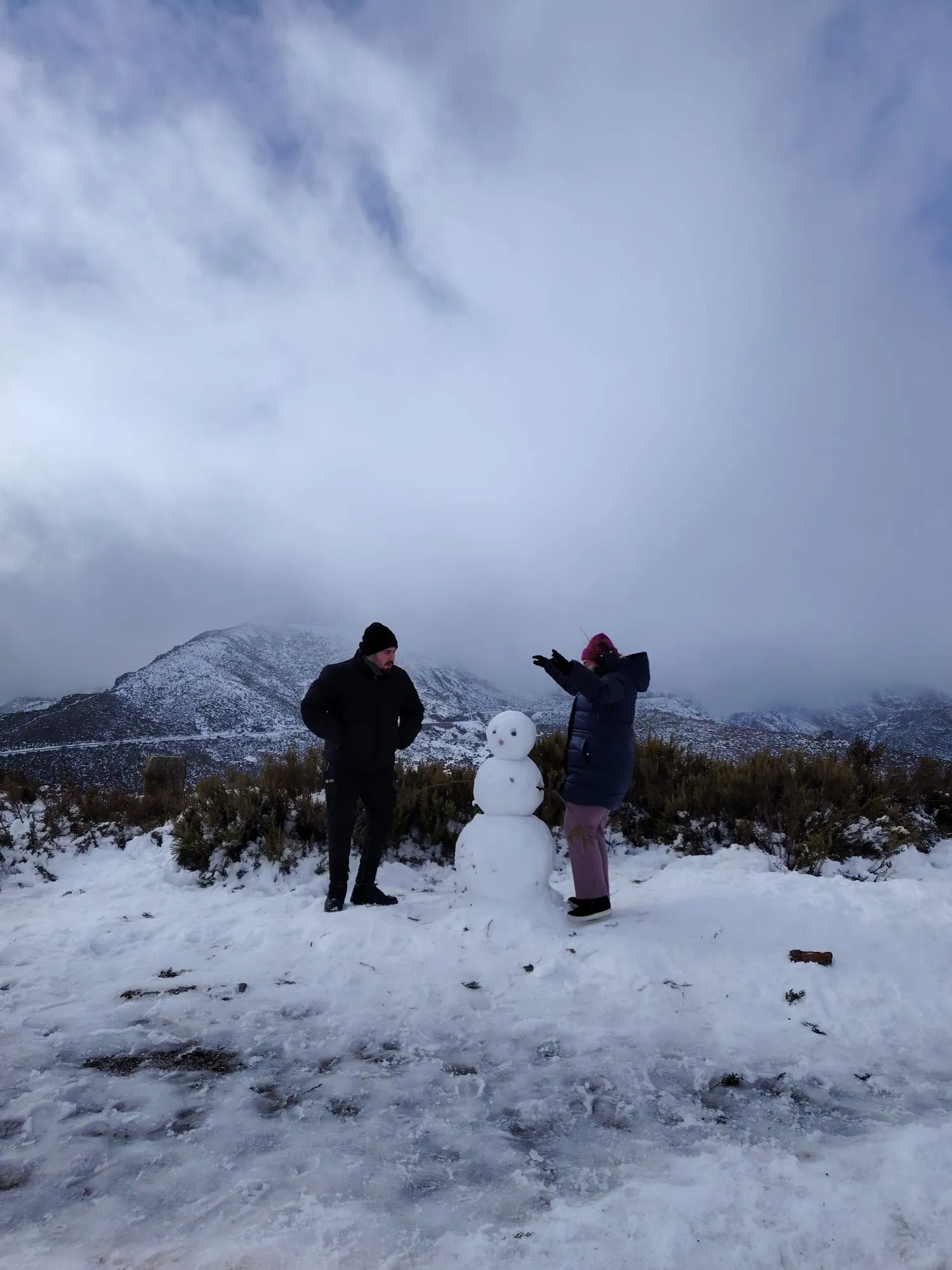 Boneco de neve durante passeio 4x4 na Serra da Estrela