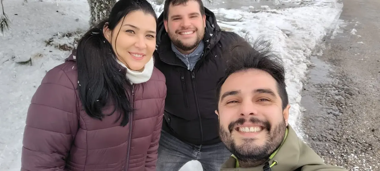 Selfi en un paisaje nevado de la Sierra de la Estrella